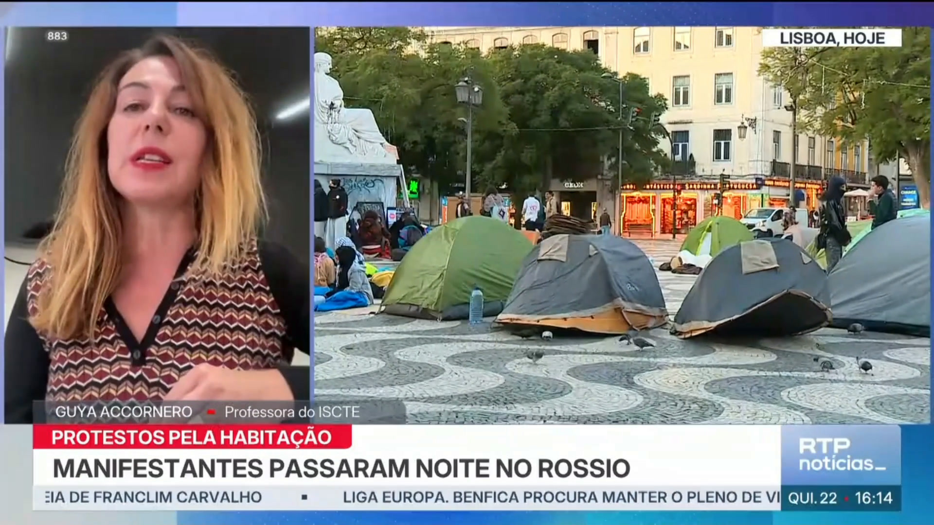 Guya Accornero em entrevista à RTP Notícias, ao lado de imagens das tendas montadas no Rossio, em Lisboa